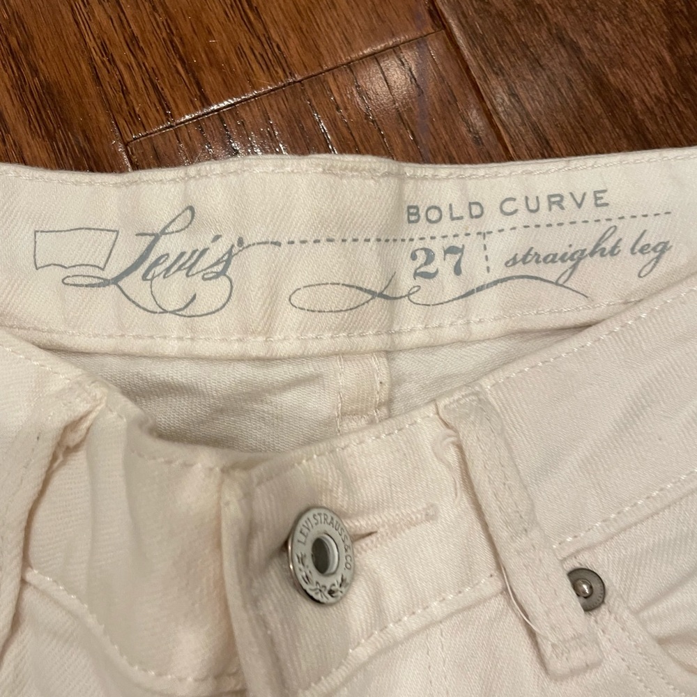 LEVIS bold curve straight leg jeans - size 27